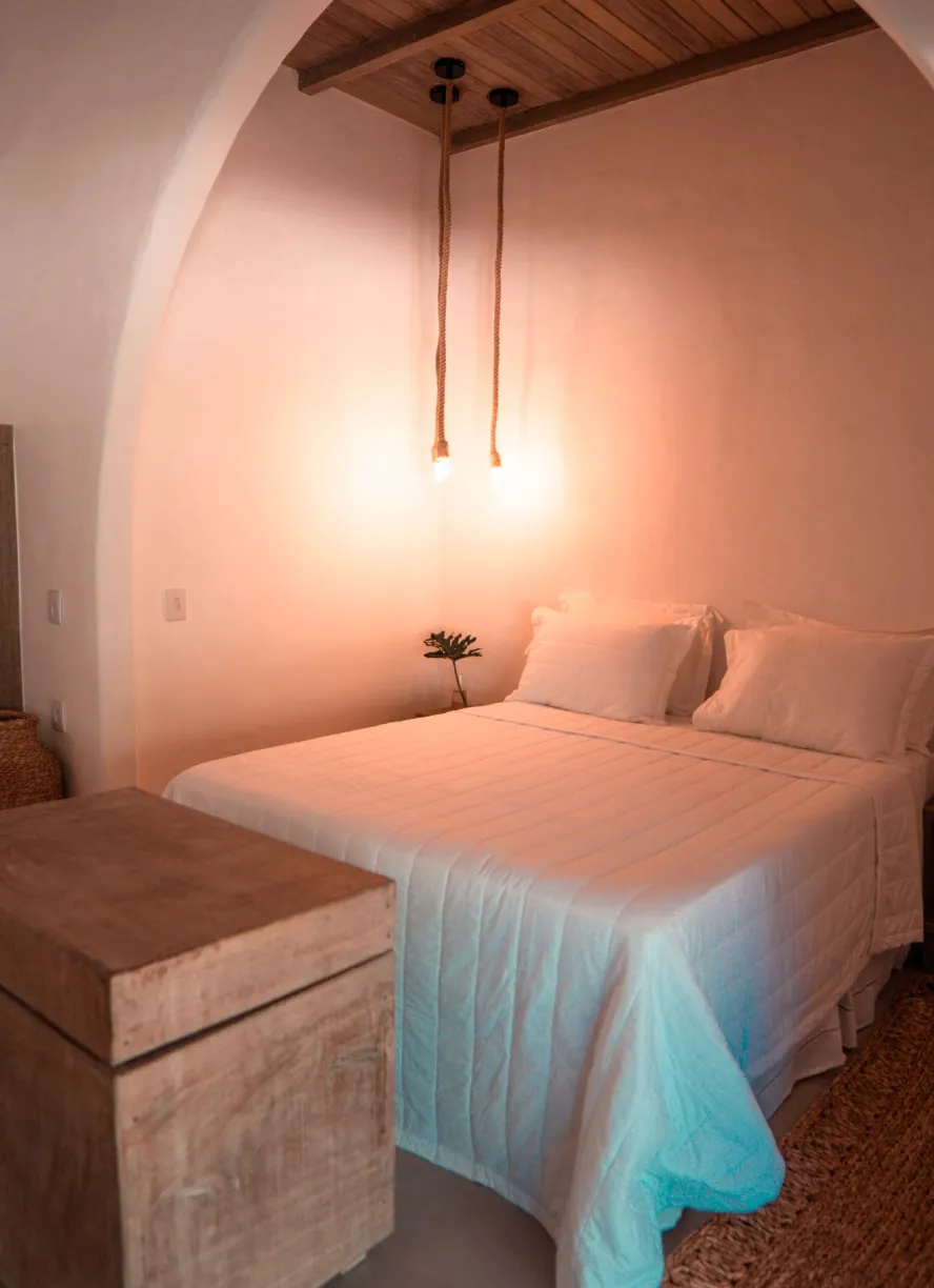 Bangalô de telhado de palha com piscina